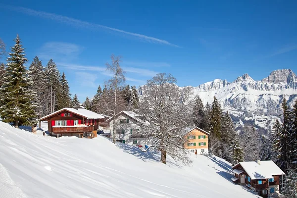 Zima w szwajcarskich Alpach — Zdjęcie stockowe