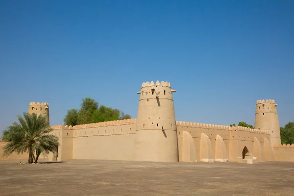 Slavný jahili fort v al ain oasis — Stock fotografie