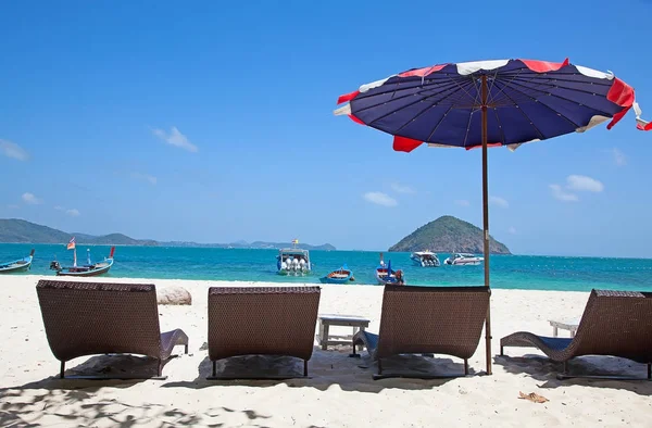 Colorful chairs on beach — Stock Photo, Image