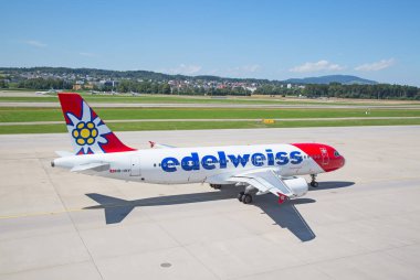 Uçaklar için hazırlanıyor çıkar