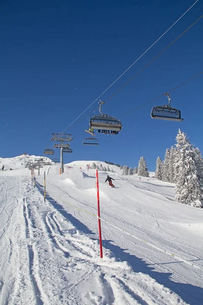 Hiver dans les Alpes suisses — Photo