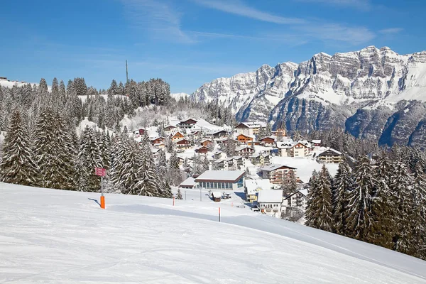 Winter in the swiss alps — Stock Photo, Image