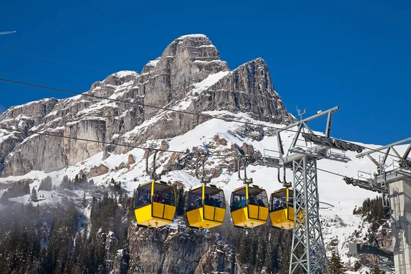 Winter in den Schweizer Alpen — Stockfoto