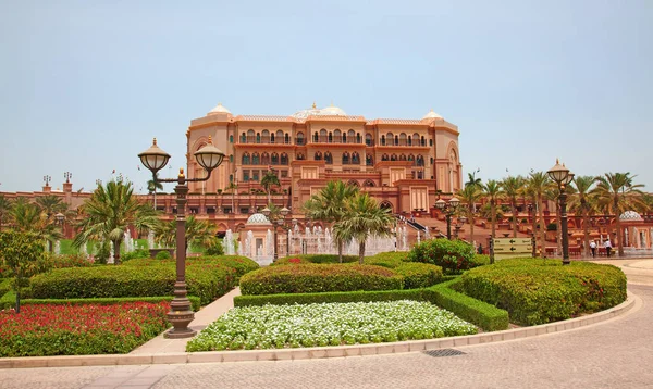 Emirates Palace hotel — Stock Photo, Image