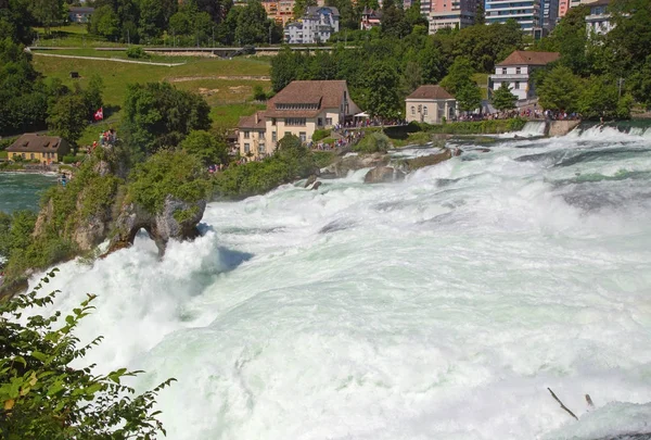 Rheinfall legnagyobb vízesés Európában — Stock Fotó