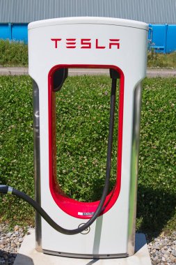 Tesla Supercharger istasyonu