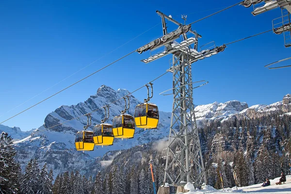 Winter in the swiss alps — Stock Photo, Image