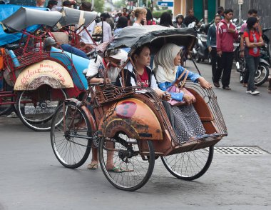 Geleneksel rikshaw taşıma