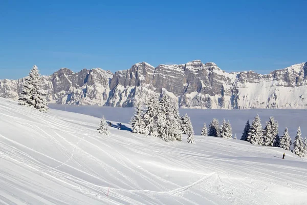 Piste auf dem Skigebiet — Stockfoto