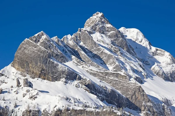Inverno sulle Alpi svizzere — Foto Stock