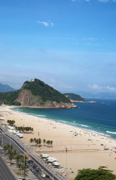 Berömda stranden Copacabana — Stockfoto