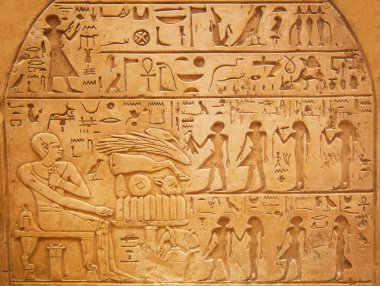 Duvarda Mısır hiyeroglifleri