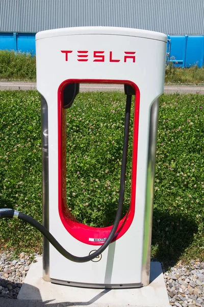 Tesla-Ladestation — Stockfoto