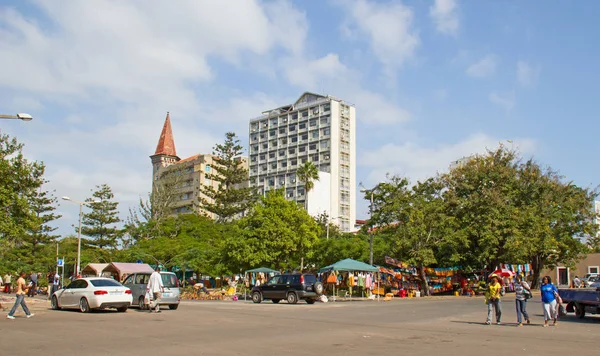 Mercado tradicional de domingo em Maputo — Fotografia de Stock