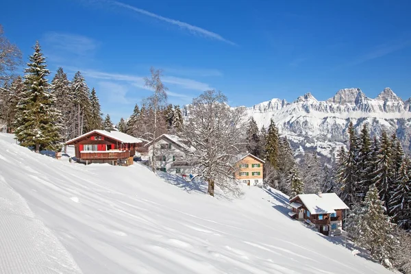 Inverno nos alpes suíços — Fotografia de Stock