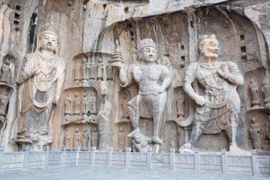 Ünlü Longmen mağarasını