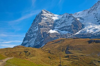 Jungfrau bölgesinde güzel sonbahar manzara