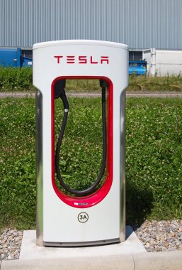 Tesla Supercharger istasyonu