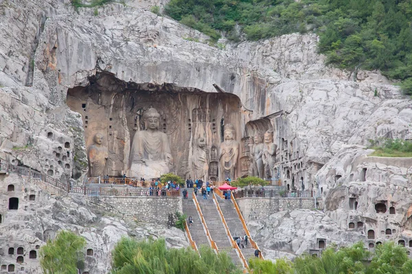 Berömda Longmen Grottoes — Stockfoto