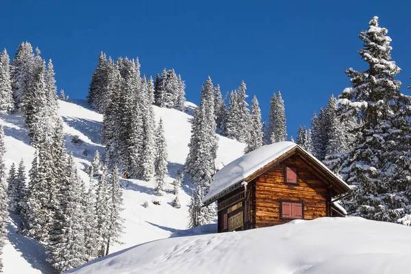 Inverno nos alpes suíços — Fotografia de Stock