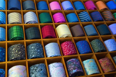 renkli kravat koleksiyonu