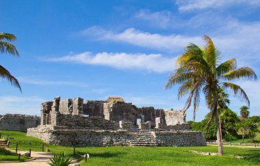 Maya kale ve Tapınak