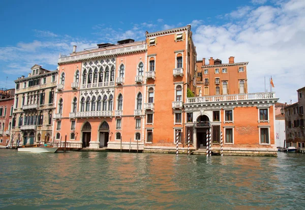 Straten van de oude stad Venetië, — Stockfoto