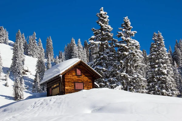 Winter vakantiehuis — Stockfoto