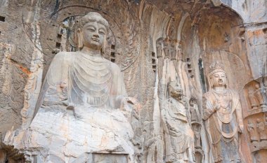 Ünlü Longmen mağarasını, Buda ve Bodhisattvas heykelleri Hennn Eyaleti, Çin rock monolith Luoyang yakınındaki oyulmuş.