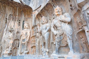 Ünlü Longmen mağarasını, Buda ve Bodhisattvas heykelleri Hennn Eyaleti, Çin rock monolith Luoyang yakınındaki oyulmuş.