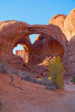 Ünlü çift kemer Arches National park, Utah, ABD.