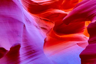 Arizona, Page yakınlarındaki ünlü Antilop Kanyonu.