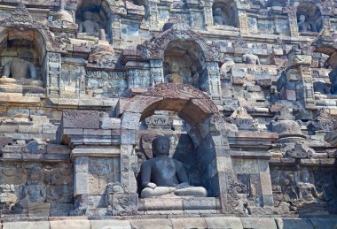 Endonezya 'nın Java adasındaki Yogyakarta yakınlarındaki Borobudur tapınağı.