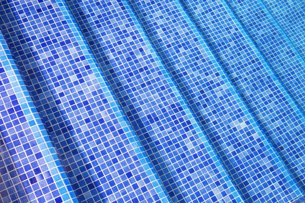 Blue Clear Pool Water Reflecting Sunbeams — Stock Photo, Image