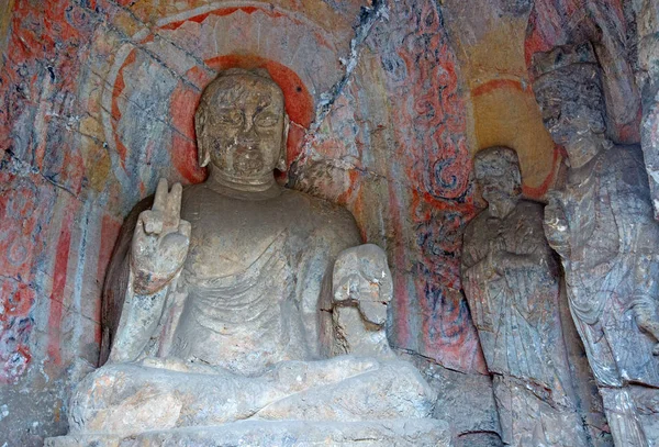 Slavné Jeskyně Longmen Sochy Buddhy Bódhisattvové Vyřezal Monolit Skále Poblíž — Stock fotografie