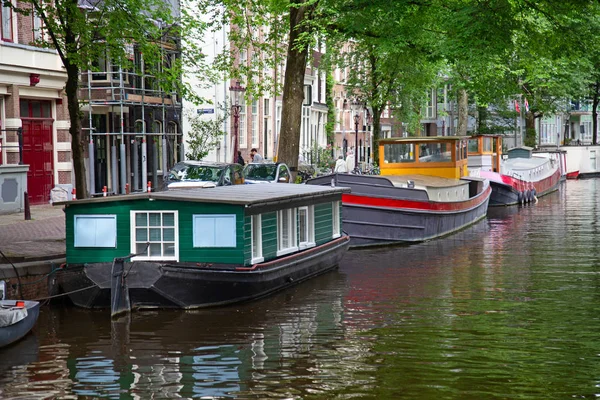 Amsterdam Juli 2016 Grachten Van Amsterdam Stad Omringd Door Traditionele — Stockfoto