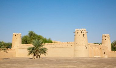 Al Ain vahasında ünlü Jahili kalesi, Birleşik Arap Emirlikleri.