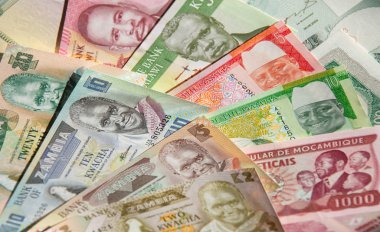 Arka plan çeşitli renkli Afrika banknotlar ile