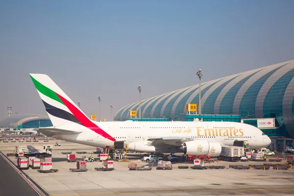 Dubaï Émirats Arabes Unis Septembre 2017 Avion Prépare Décollage Aéroport — Photo