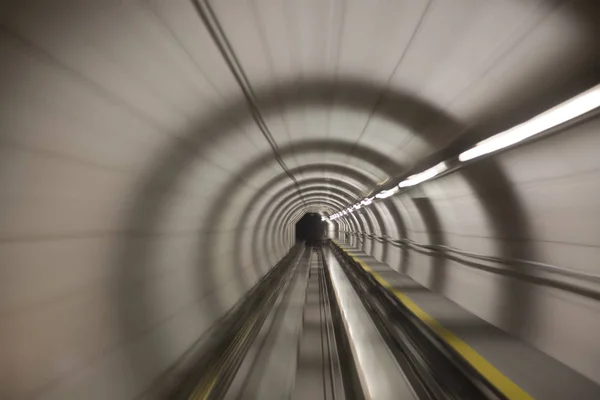 Durch Bahn Tunnel Flughafen Zürich — Stockfoto