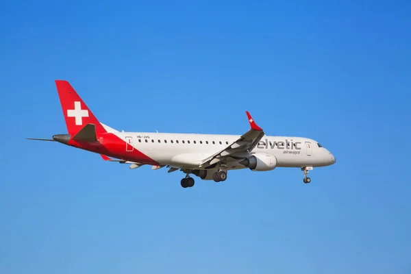 Zurich Suisse Juillet 2015 Atterrissage 320 Helvétique Aéroport Zurich — Photo