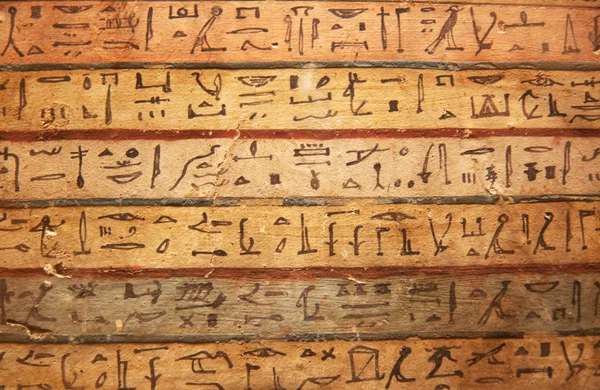 壁にエジプトの象形文字のクローズ アップ — ストック写真