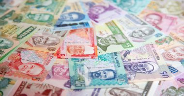 Arka plan çeşitli renkli Afrika banknotlar ile