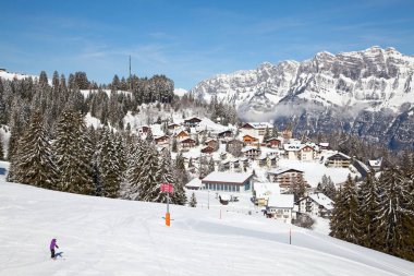 Kış içinde yüksek swiss alps, İsviçre.