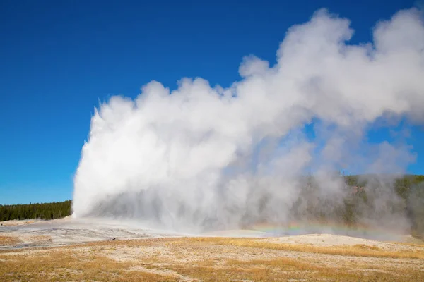 Erupción Géiser Antigua Zona Fiel Del Parque Nacional Yellowstone Estados —  Fotos de Stock