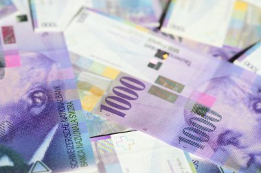 İsviçre 1000 franklık banknotların koleksiyonu. İsviçre Ulusal Bankası (SNB) tarafından yayınlanan 1000 franklık banknot dünyanın en değerli banknotlarından biridir. Mevcut 1000 franklık banknotlar 1995 yılından beri İsviçre 'de dolaşımda..