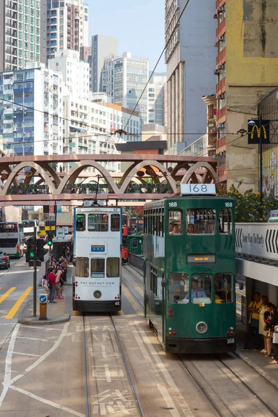 Hong Kong April Niet Geïdentificeerde Mensen Met Tram Hong Kong — Stockfoto