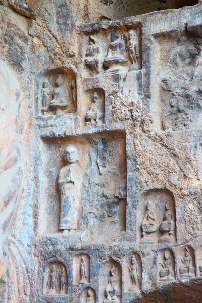 Famosas Grutas Longmen Estátuas Buda Bodhisattvas Esculpidas Rocha Monólito Perto — Fotografia de Stock