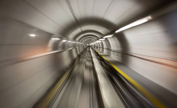 Durch Den Unterirdischen Tunnel Flughafen Zürich — Stockfoto
