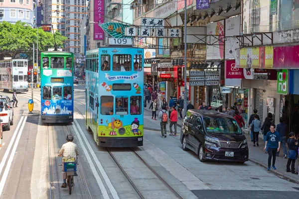 Hong Kong April Niet Geïdentificeerde Mensen Met Tram Hong Kong — Stockfoto